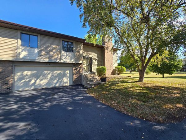 9462 Kingsview Lane N, Maple Grove, MN 55369