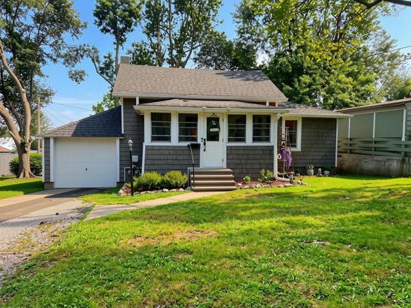 19 Frisbie Street, Hillsdale, MI 49242