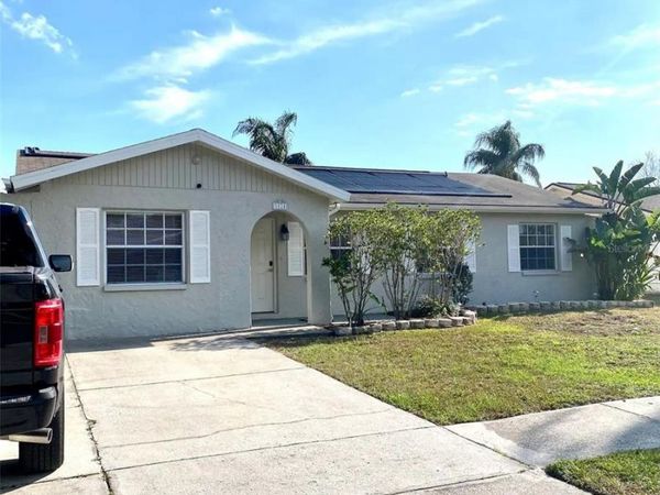 8024 CANDLEWOODE DRIVE , LARGO, FL 33773
