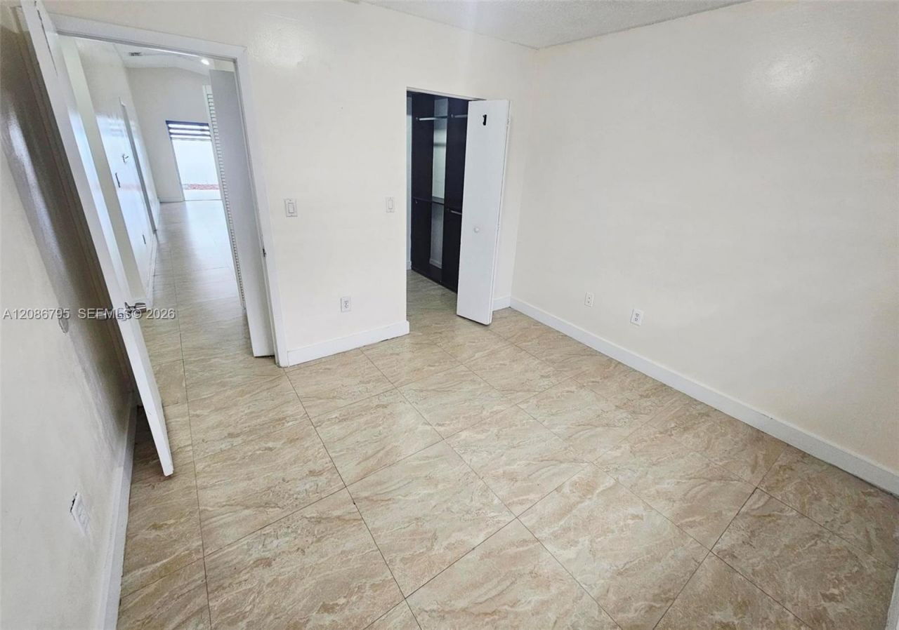 9319 NW 121 St, Unit 9319, Hialeah Gardens, FL 33018 Photo