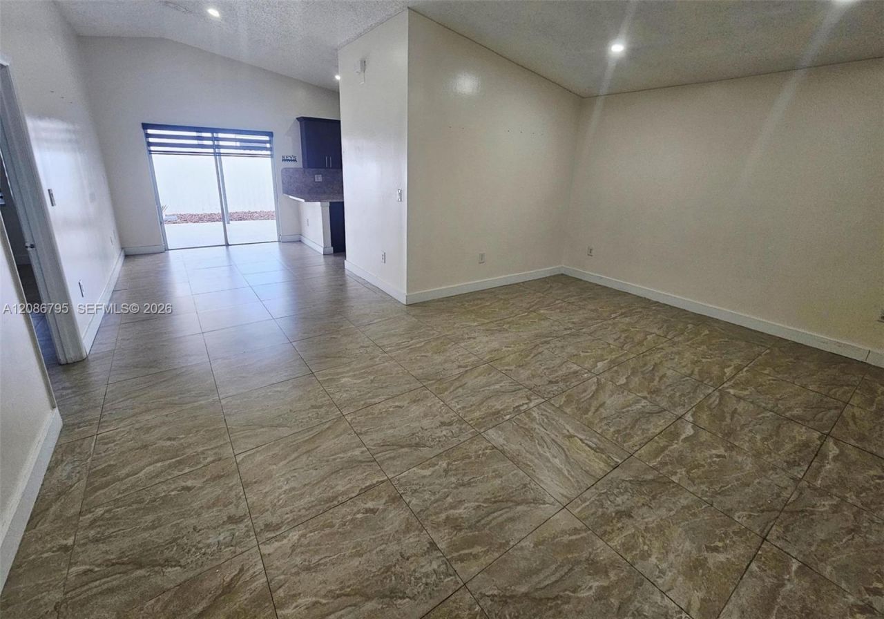 9319 NW 121 St, Unit 9319, Hialeah Gardens, FL 33018 Photo