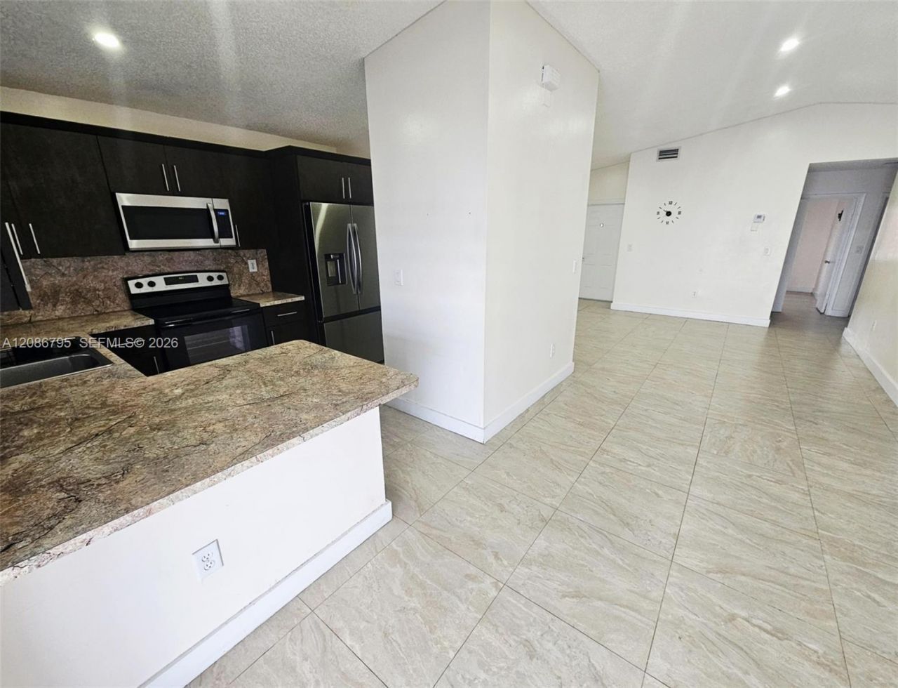 9319 NW 121 St, Unit 9319, Hialeah Gardens, FL 33018 Photo