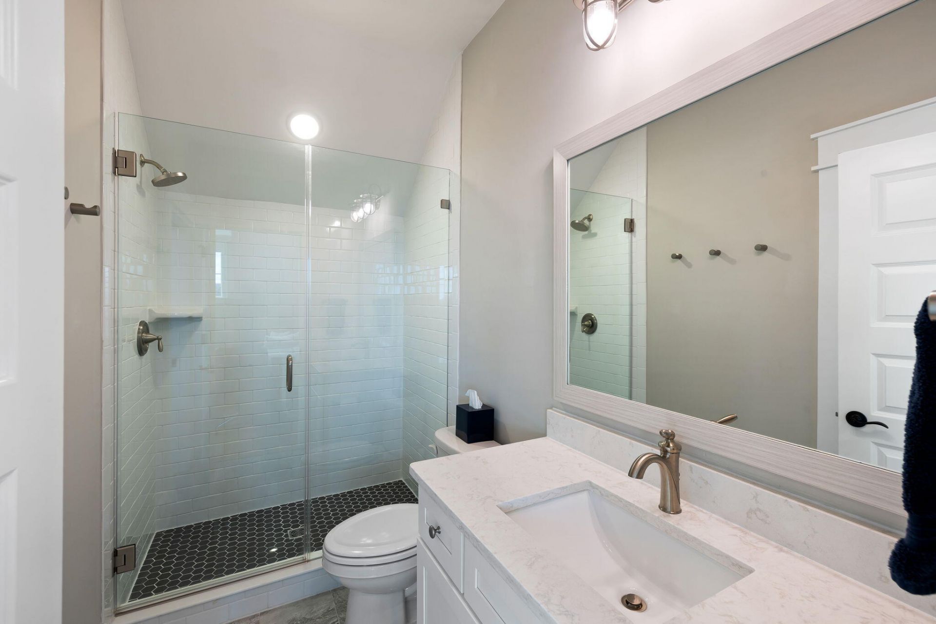 2572 Helmsman Road Photo 31