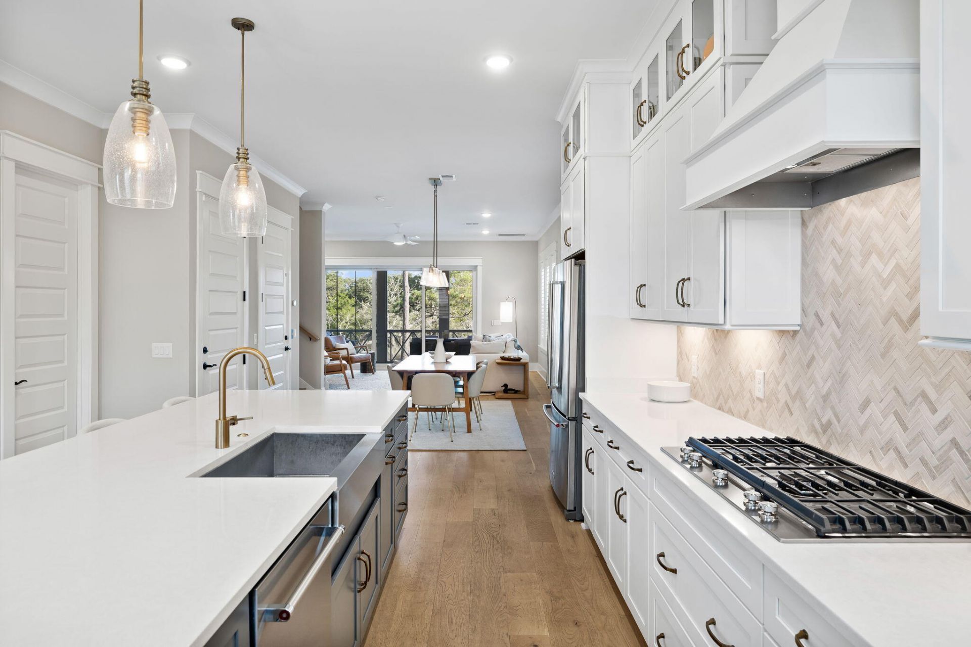 2572 Helmsman Road Photo 8