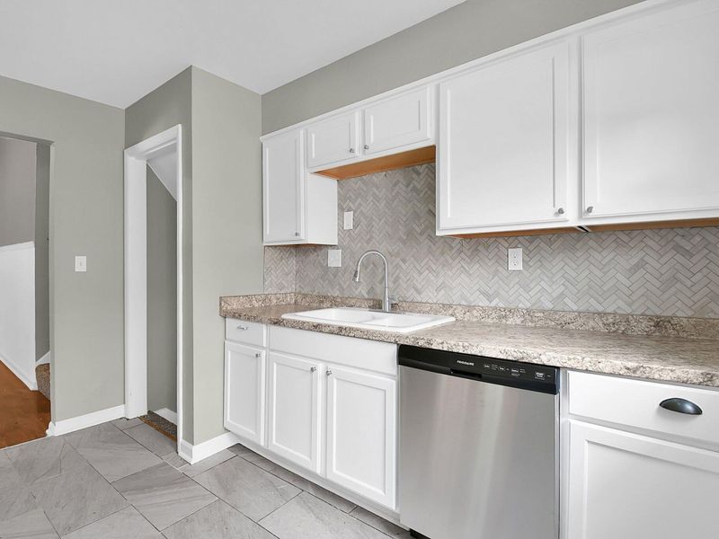 1609 Courtright Road , Columbus, OH 43227 Photo 9