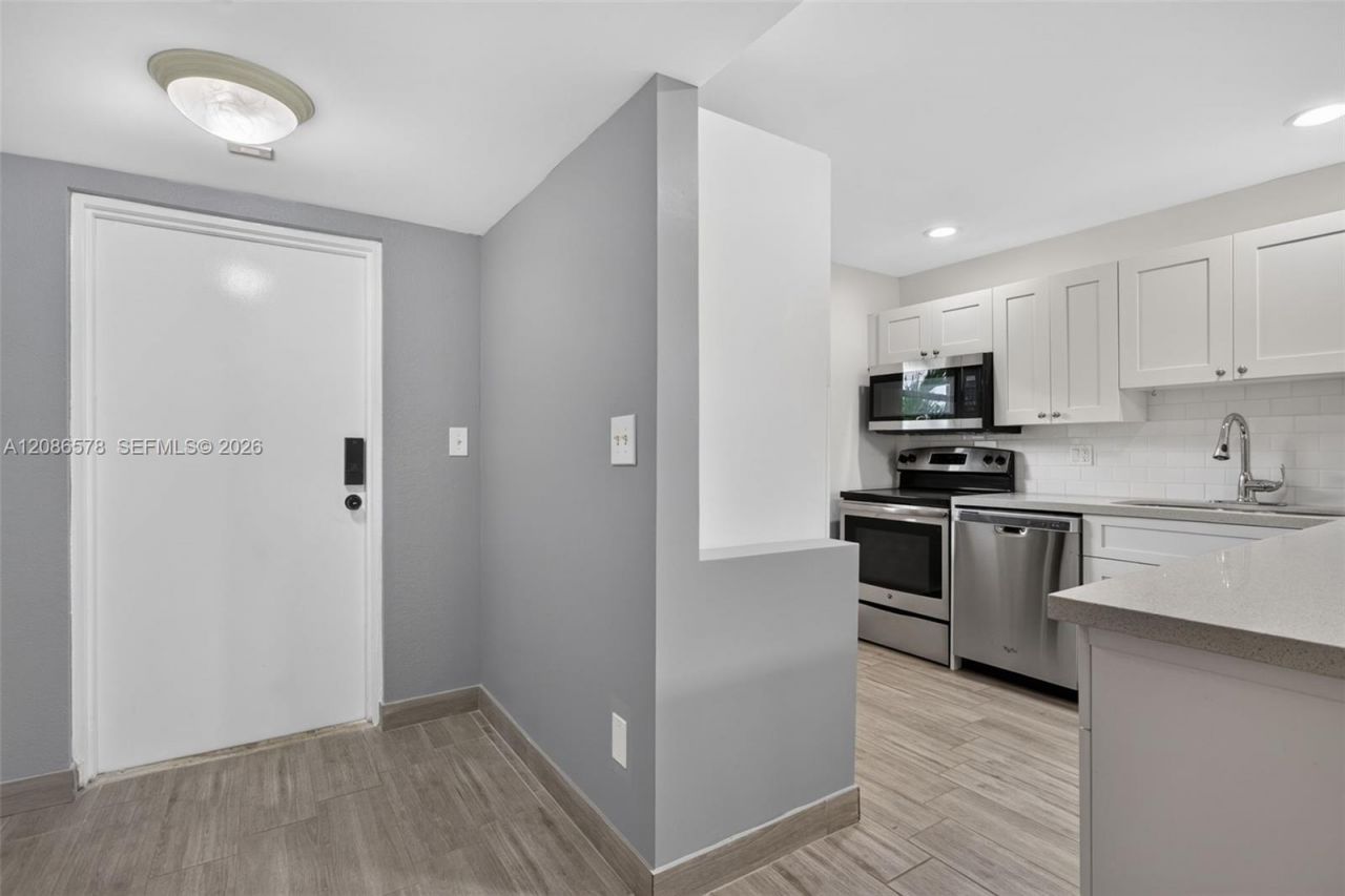 2980 Riverside Dr, Unit 227-3, Coral Springs, FL 33065 Photo