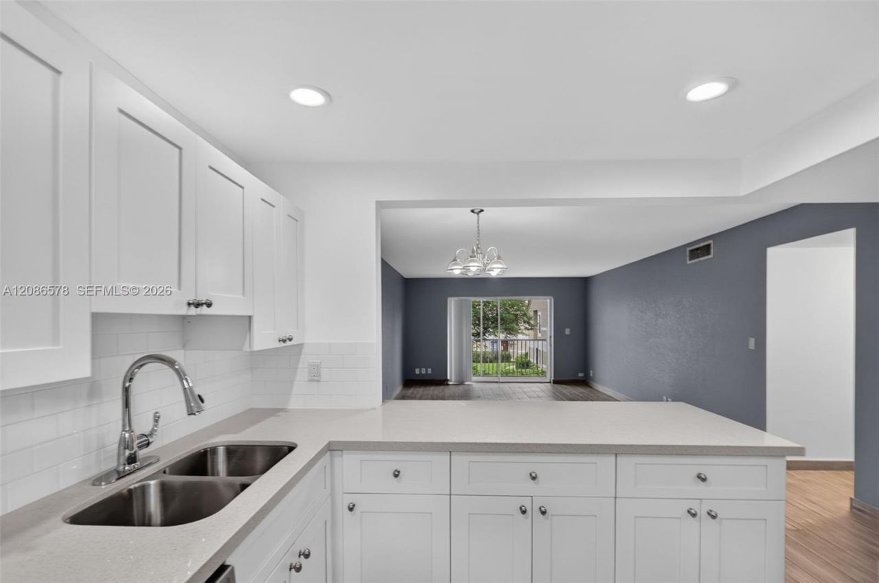 2980 Riverside Dr, Unit 227-3, Coral Springs, FL 33065 Photo