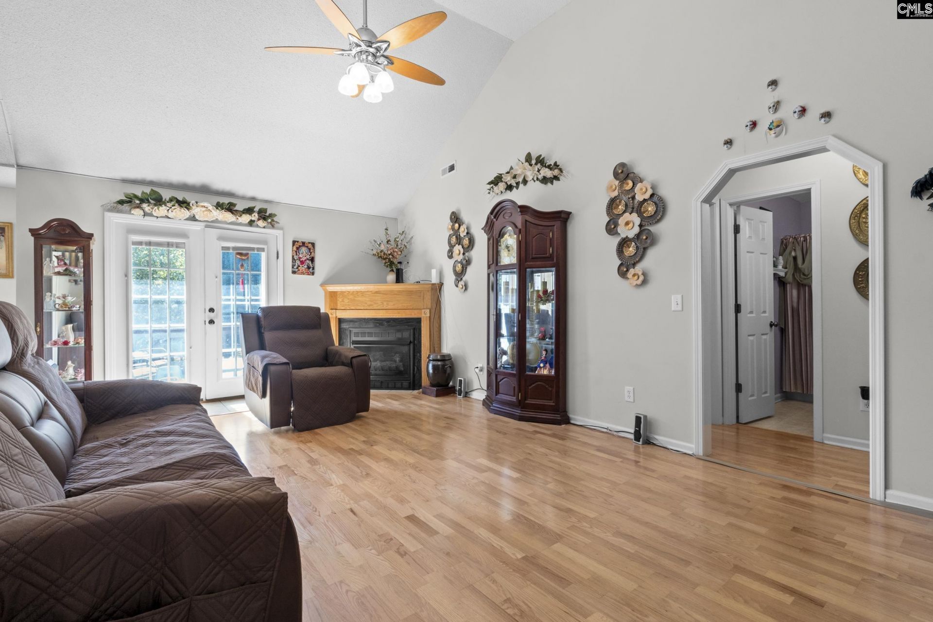 3110 Tamarah Way  Photo 5