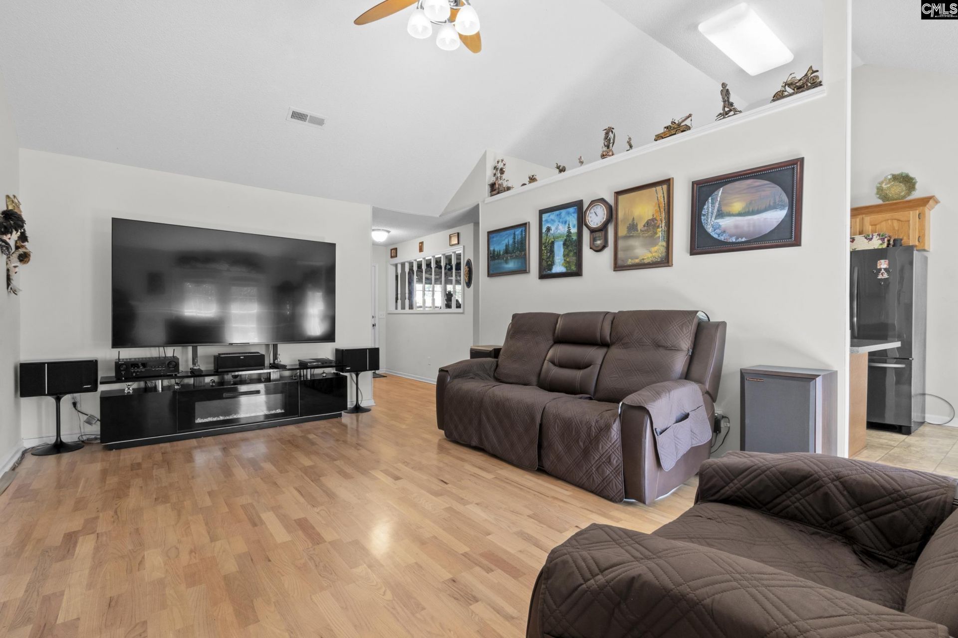 3110 Tamarah Way  Photo 6