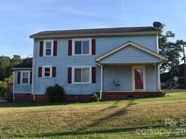301 Highland Street , Mount Holly, NC 28120