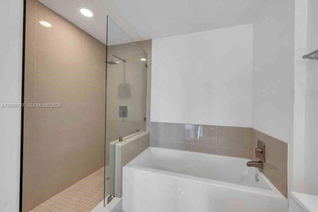 201 SW 17th Rd , Unit 302, Miami, FL 33129 Photo