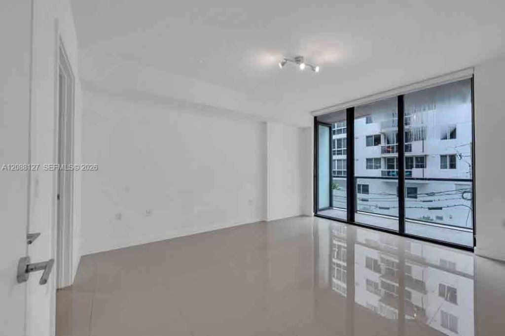 201 SW 17th Rd , Unit 302, Miami, FL 33129 Photo
