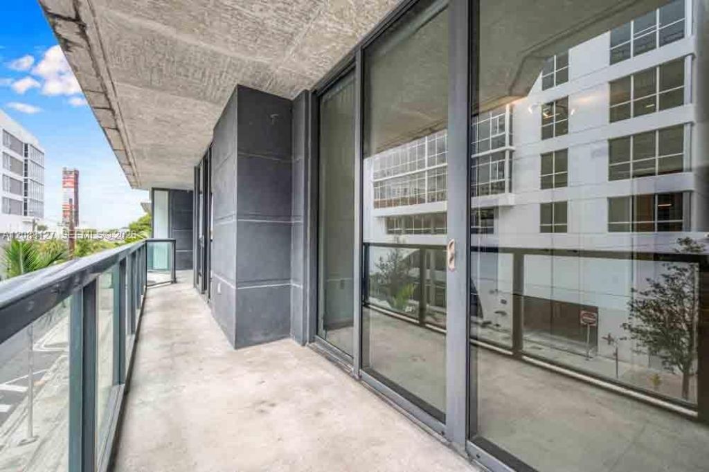 201 SW 17th Rd , Unit 302, Miami, FL 33129 Photo