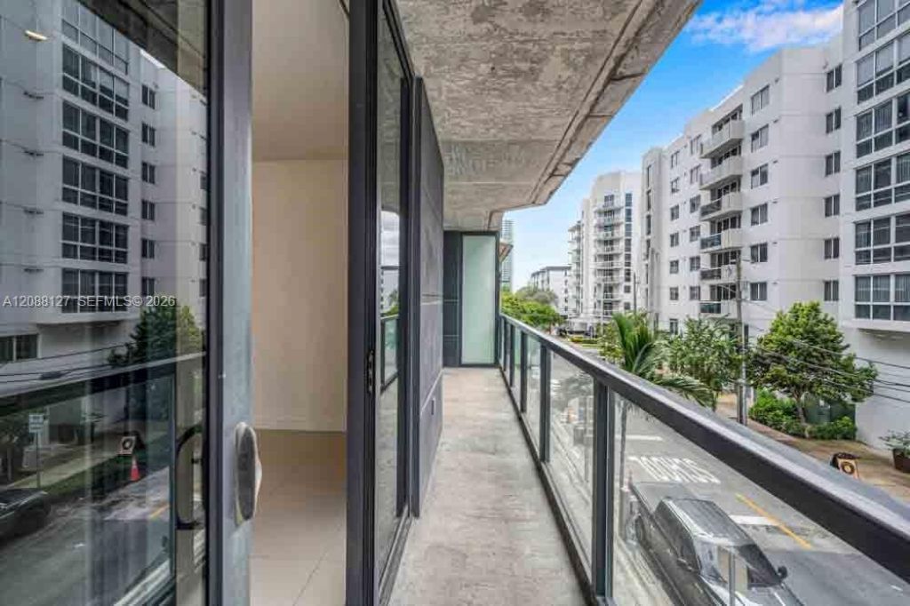 201 SW 17th Rd , Unit 302, Miami, FL 33129 Photo