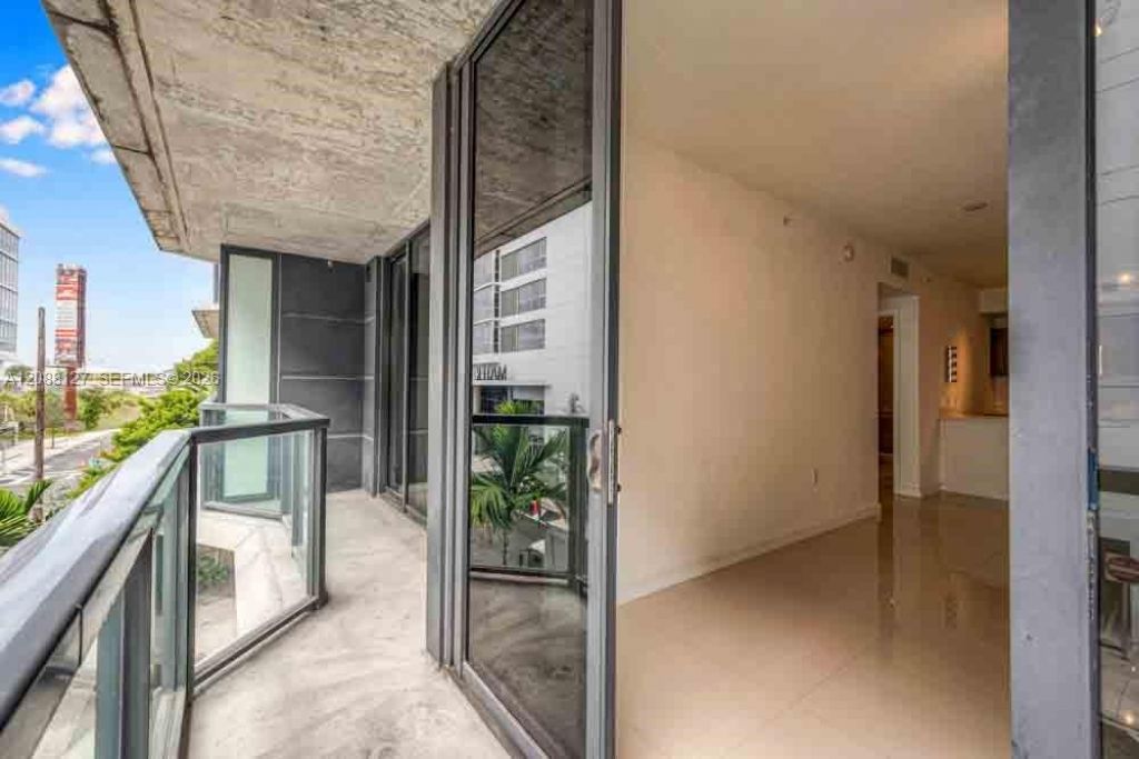 201 SW 17th Rd , Unit 302, Miami, FL 33129 Photo