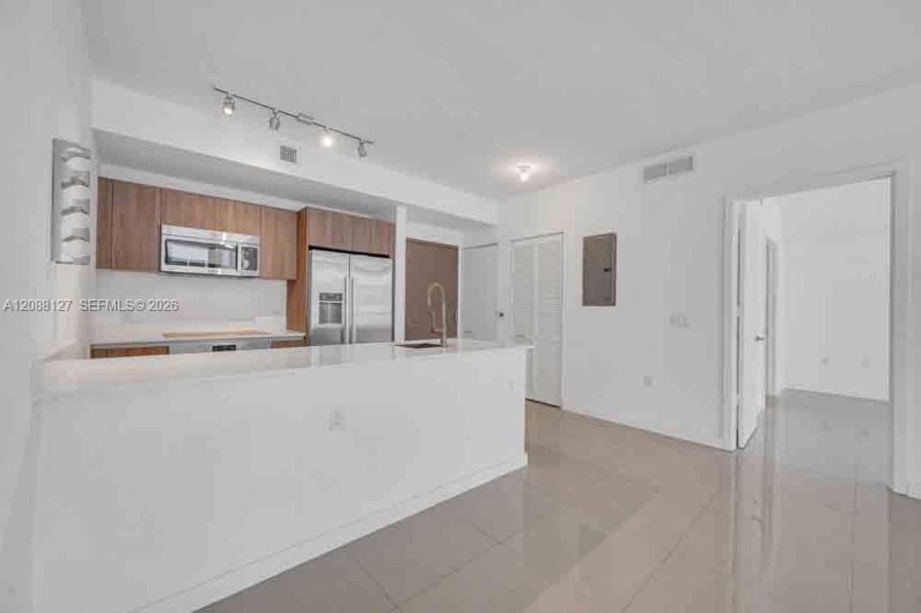 201 SW 17th Rd , Unit 302, Miami, FL 33129 Photo