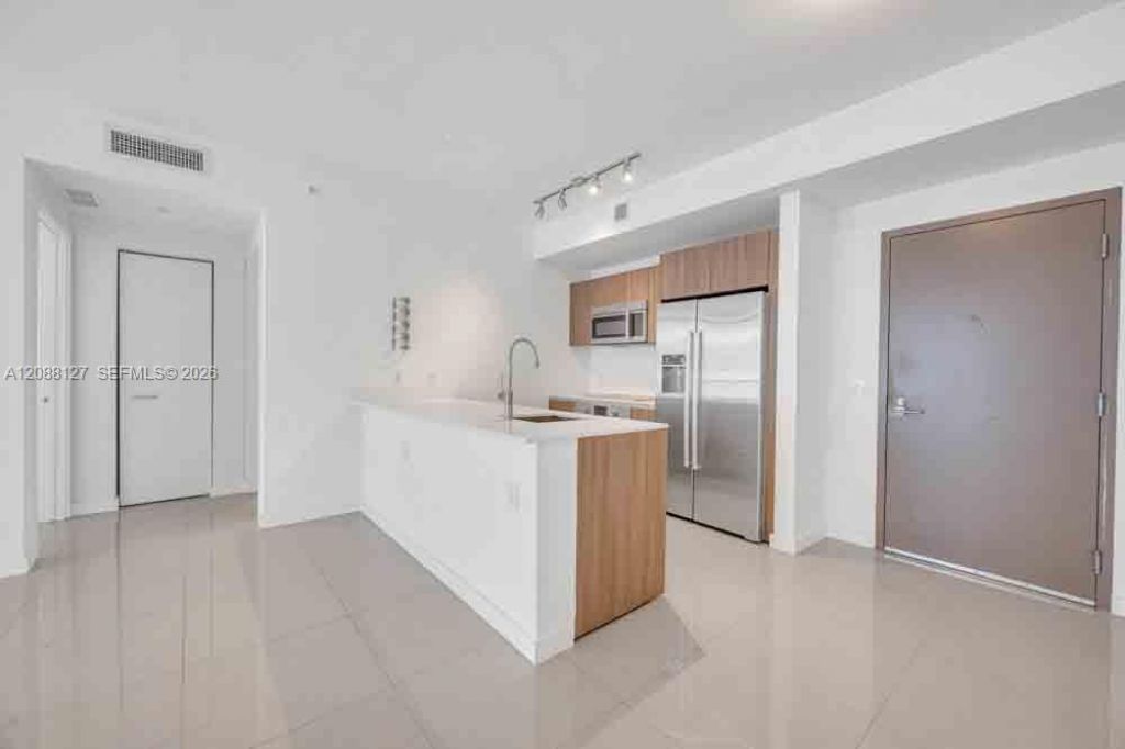 201 SW 17th Rd , Unit 302, Miami, FL 33129 Photo