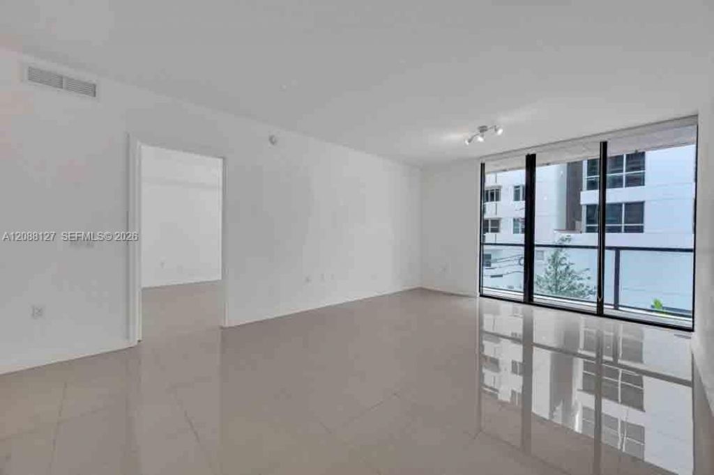 201 SW 17th Rd , Unit 302, Miami, FL 33129 Photo