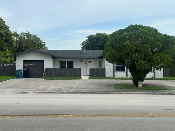 11611 SW 122nd Ave , Miami, FL 33186