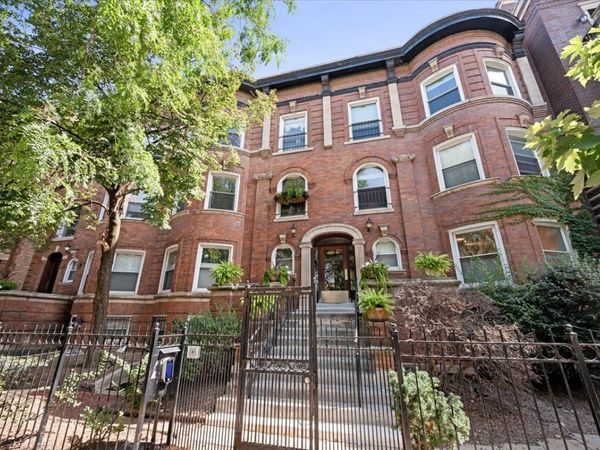 4053 N Sheridan Road , Unit 3, Chicago, IL 60613