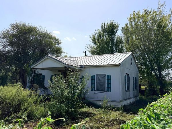 113 Krchnak RD, La Grange, TX 78945