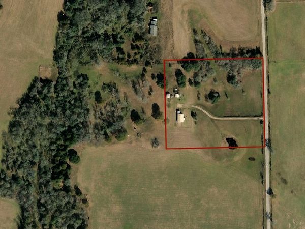 143 Krchnak RD , La Grange, TX 78945