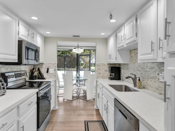 899 Jeffery Street, Unit 109, Boca Raton, FL 33487