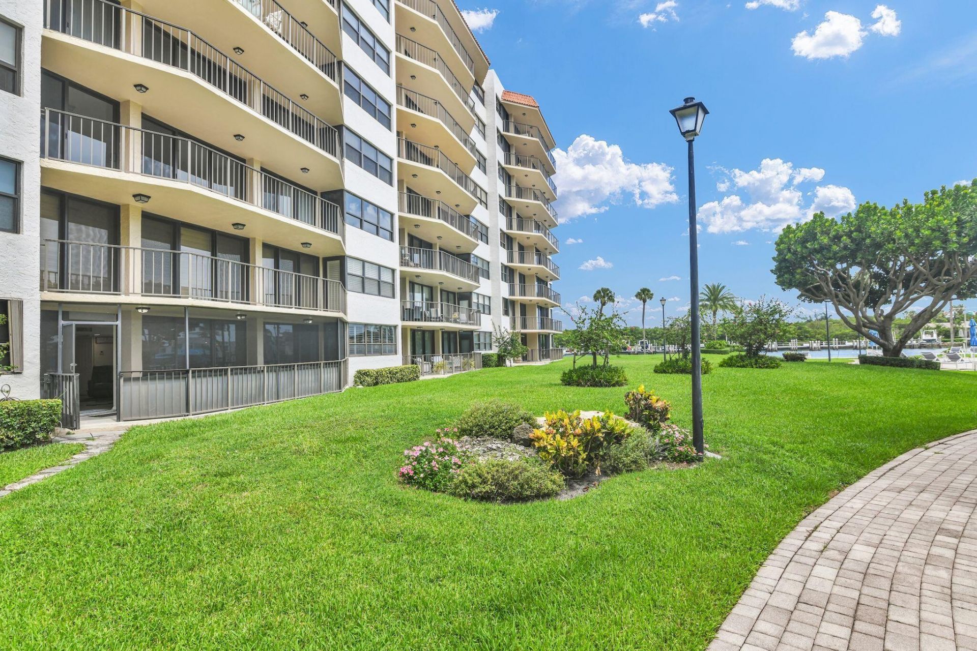 899 Jeffery Street, Unit 109, Boca Raton, FL 33487 Photo