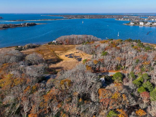115 Red Brook Harbor Road , Cataumet, MA 02534