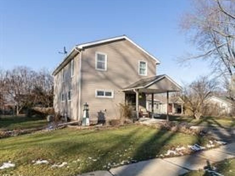 652 Alameda Avenue, Sheffield Lake, OH 44054 Photo 2