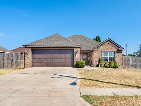 800 Mulberry Street , Gravette, AR 72736