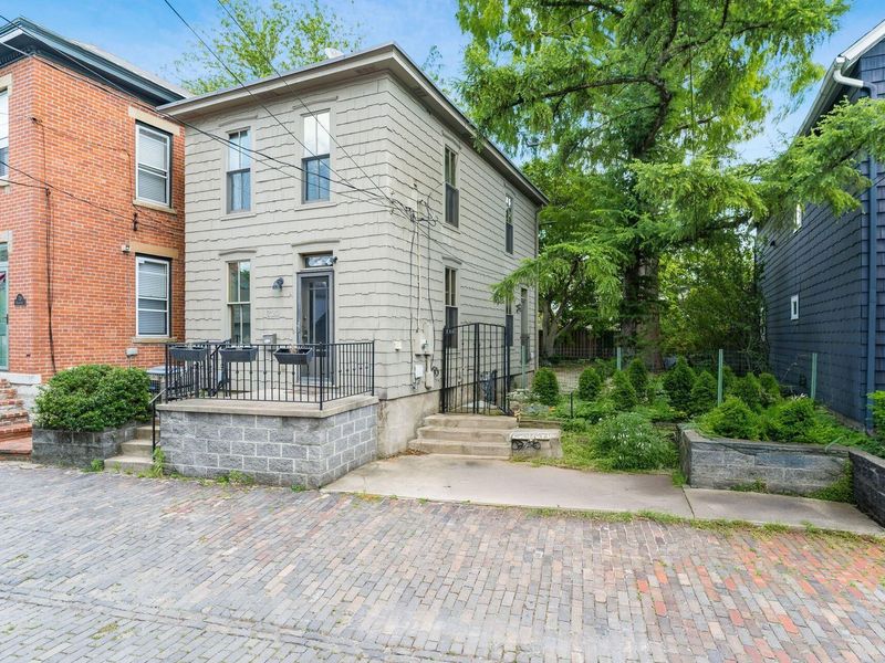 720 Macon Alley , Columbus, OH 43206 Photo 2