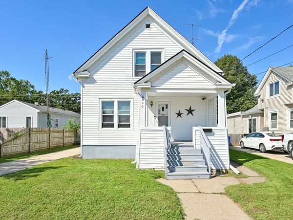 6826 26th Ave, Kenosha, WI 53143
