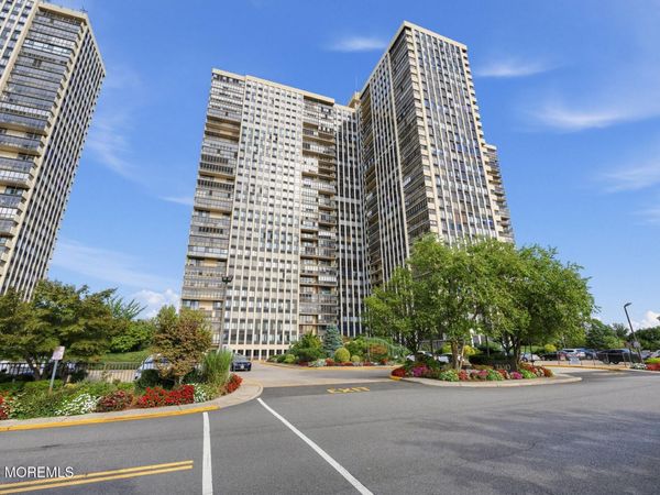 200 Winston Drive, Unit C0901, Cliffside Park, NJ 07010