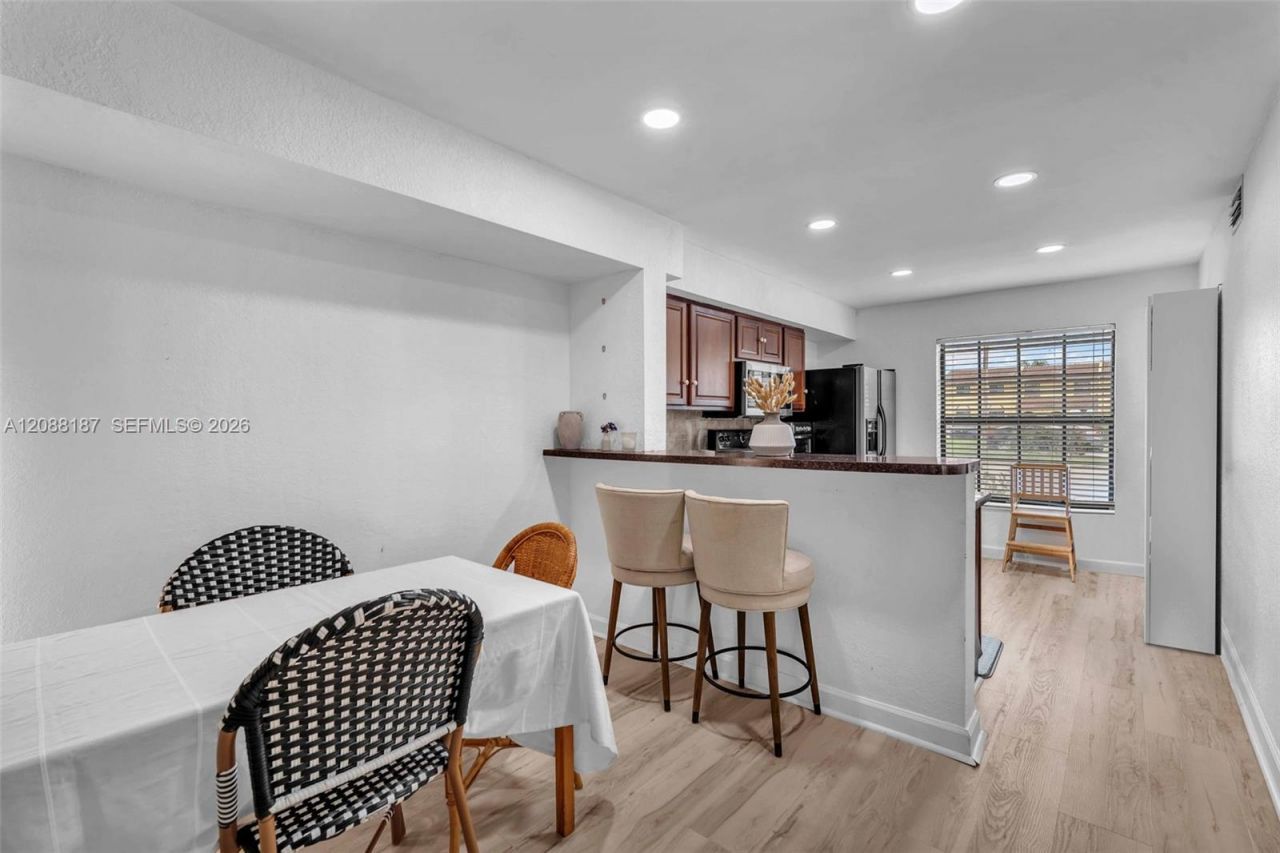 2771 NW 47th Ln, Unit 2905, Lauderdale Lakes, FL 33313 Photo