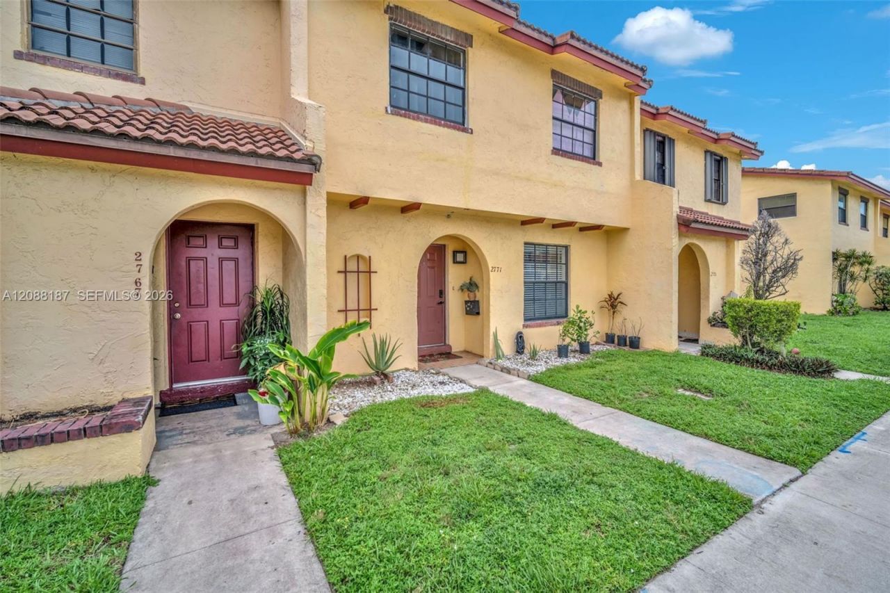 2771 NW 47th Ln, Unit 2905, Lauderdale Lakes, FL 33313 Photo