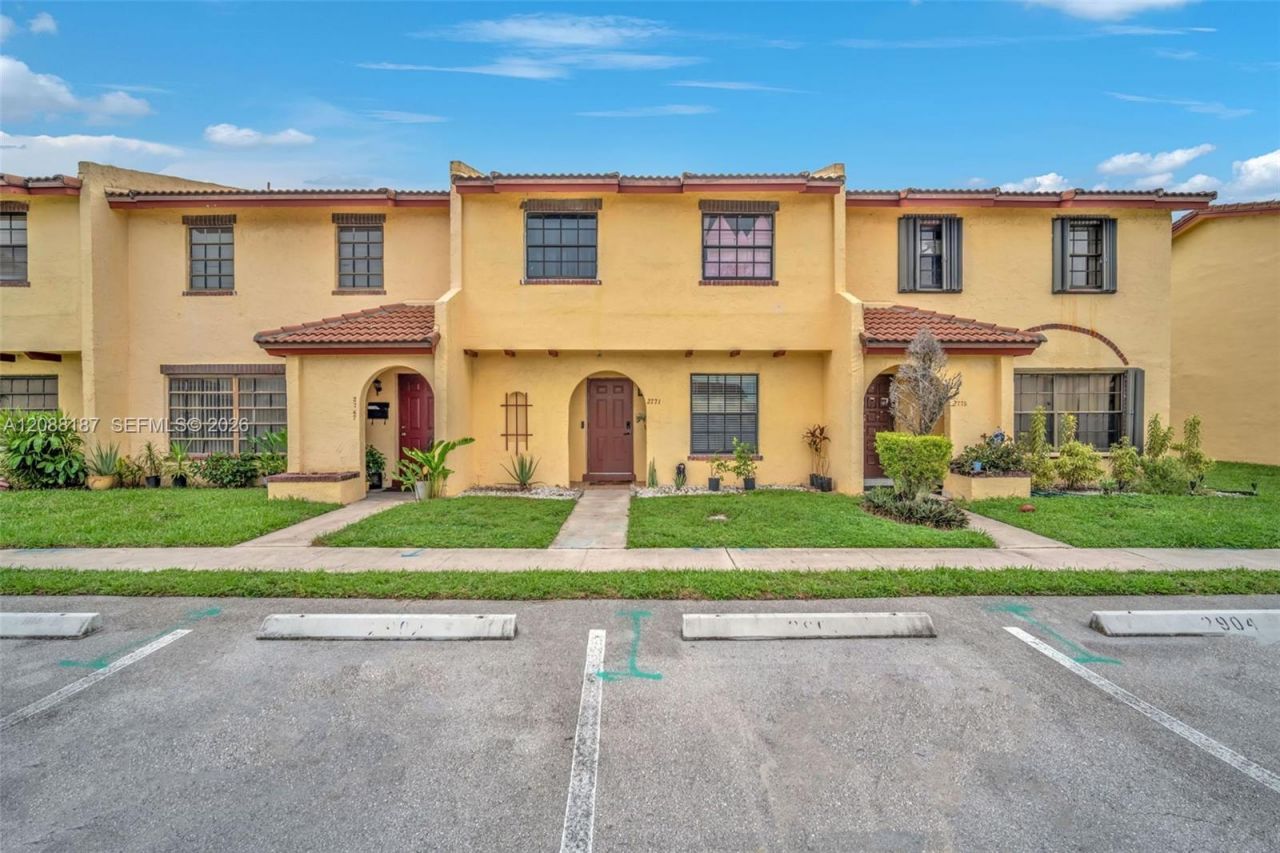 2771 NW 47th Ln, Unit 2905, Lauderdale Lakes, FL 33313 Photo