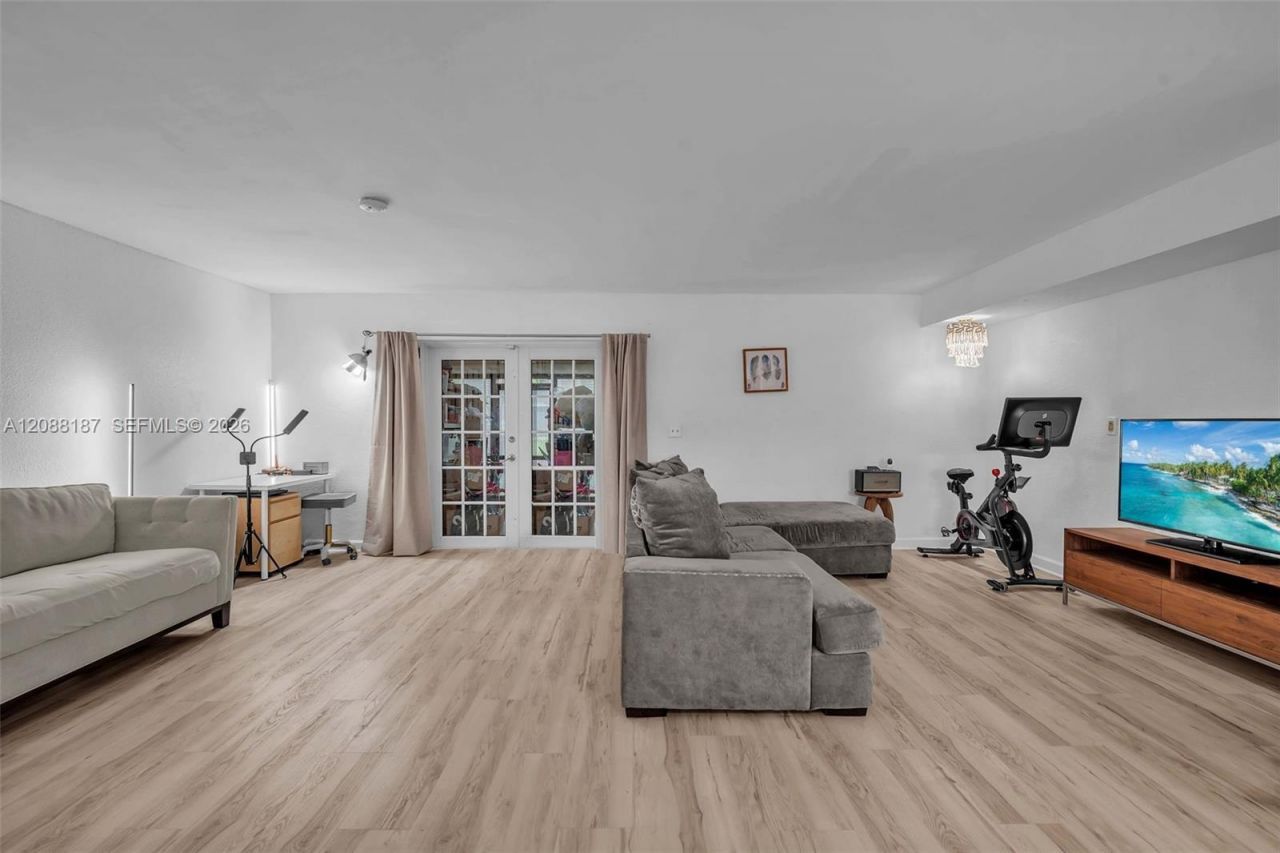 2771 NW 47th Ln, Unit 2905, Lauderdale Lakes, FL 33313 Photo