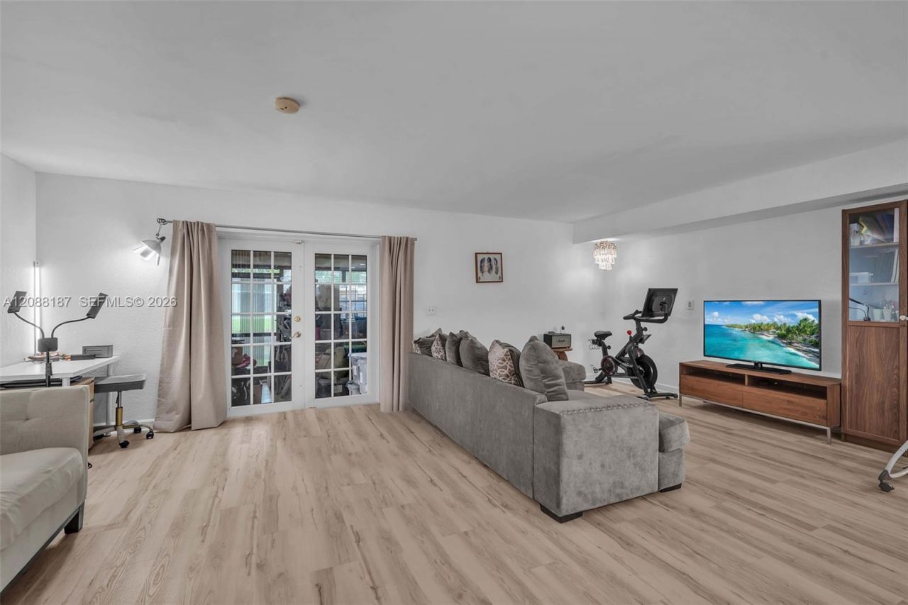 2771 NW 47th Ln, Unit 2905, Lauderdale Lakes, FL 33313 Photo