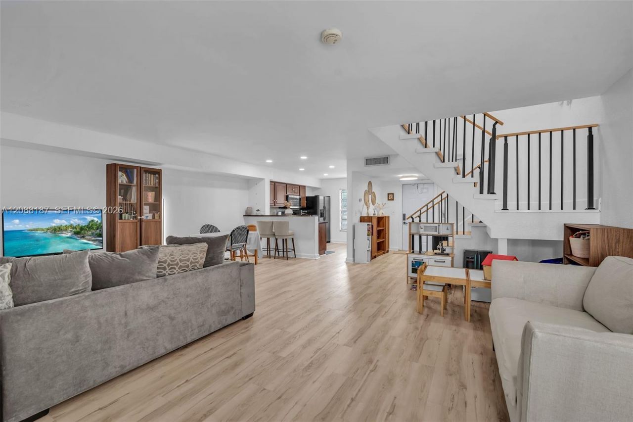 2771 NW 47th Ln, Unit 2905, Lauderdale Lakes, FL 33313 Photo