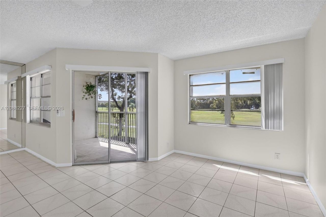 1200 SW 125th Ave, Unit 212L, Pembroke Pines, FL 33027 Photo
