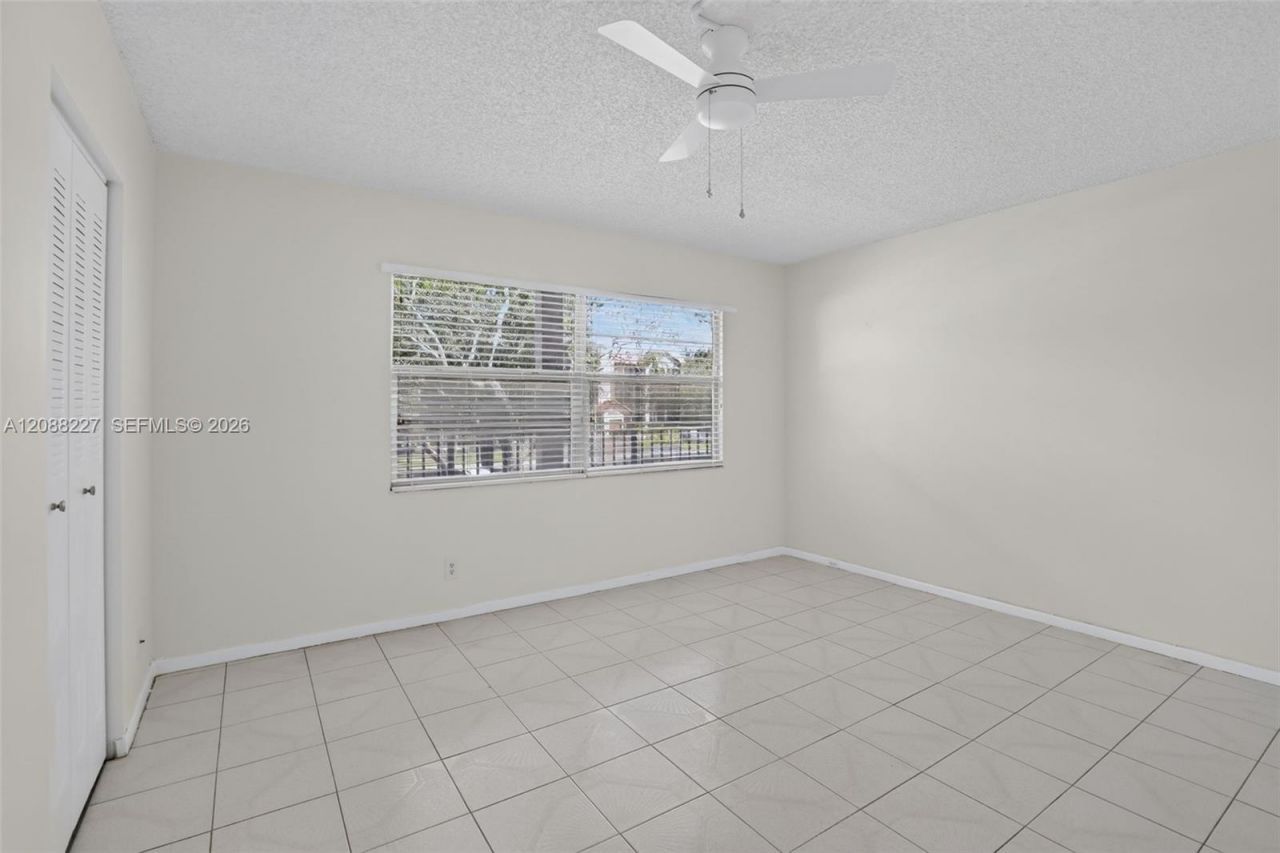 1200 SW 125th Ave, Unit 212L, Pembroke Pines, FL 33027 Photo