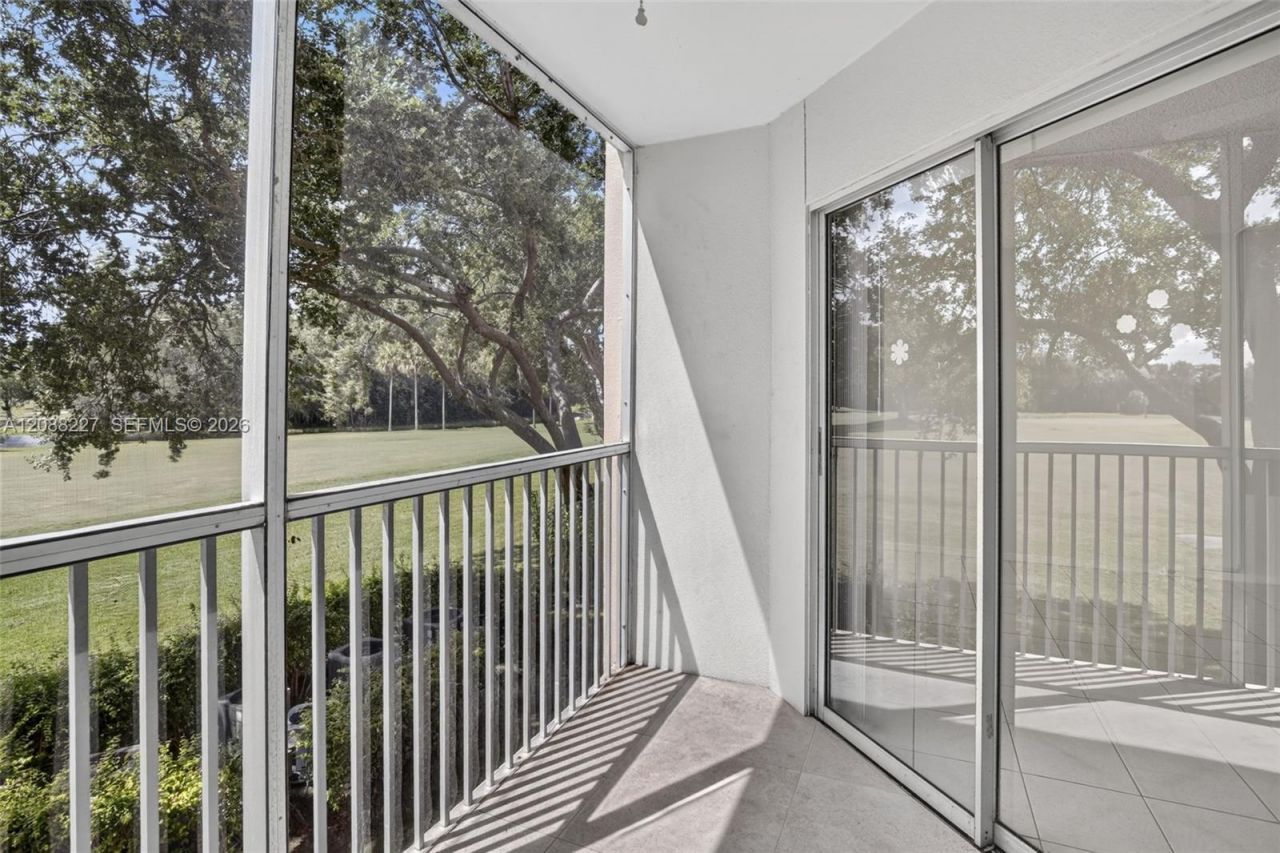 1200 SW 125th Ave, Unit 212L, Pembroke Pines, FL 33027 Photo