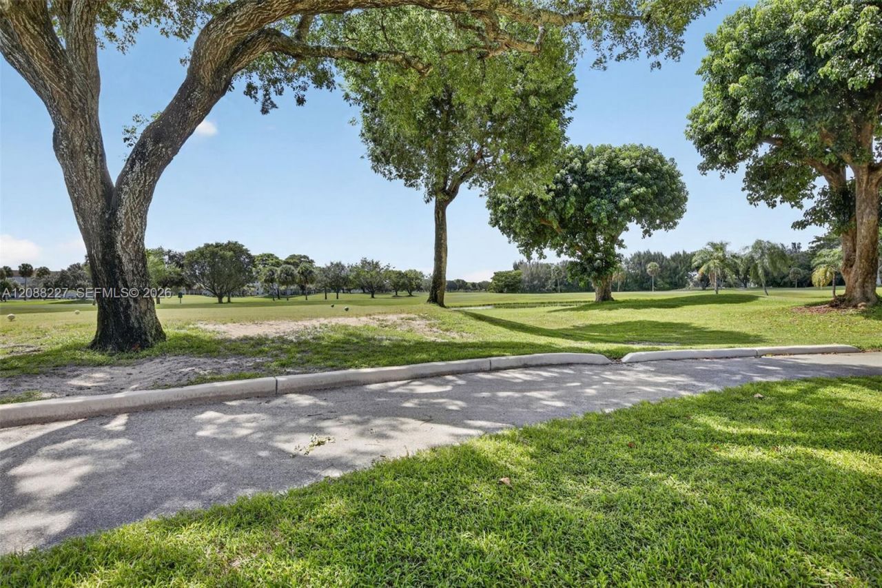 1200 SW 125th Ave, Unit 212L, Pembroke Pines, FL 33027 Photo