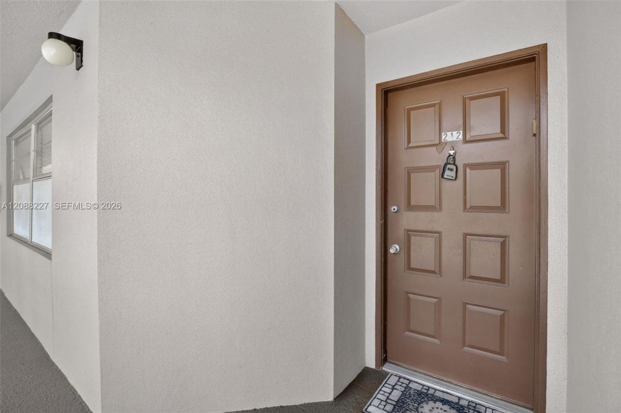 1200 SW 125th Ave, Unit 212L, Pembroke Pines, FL 33027 Photo