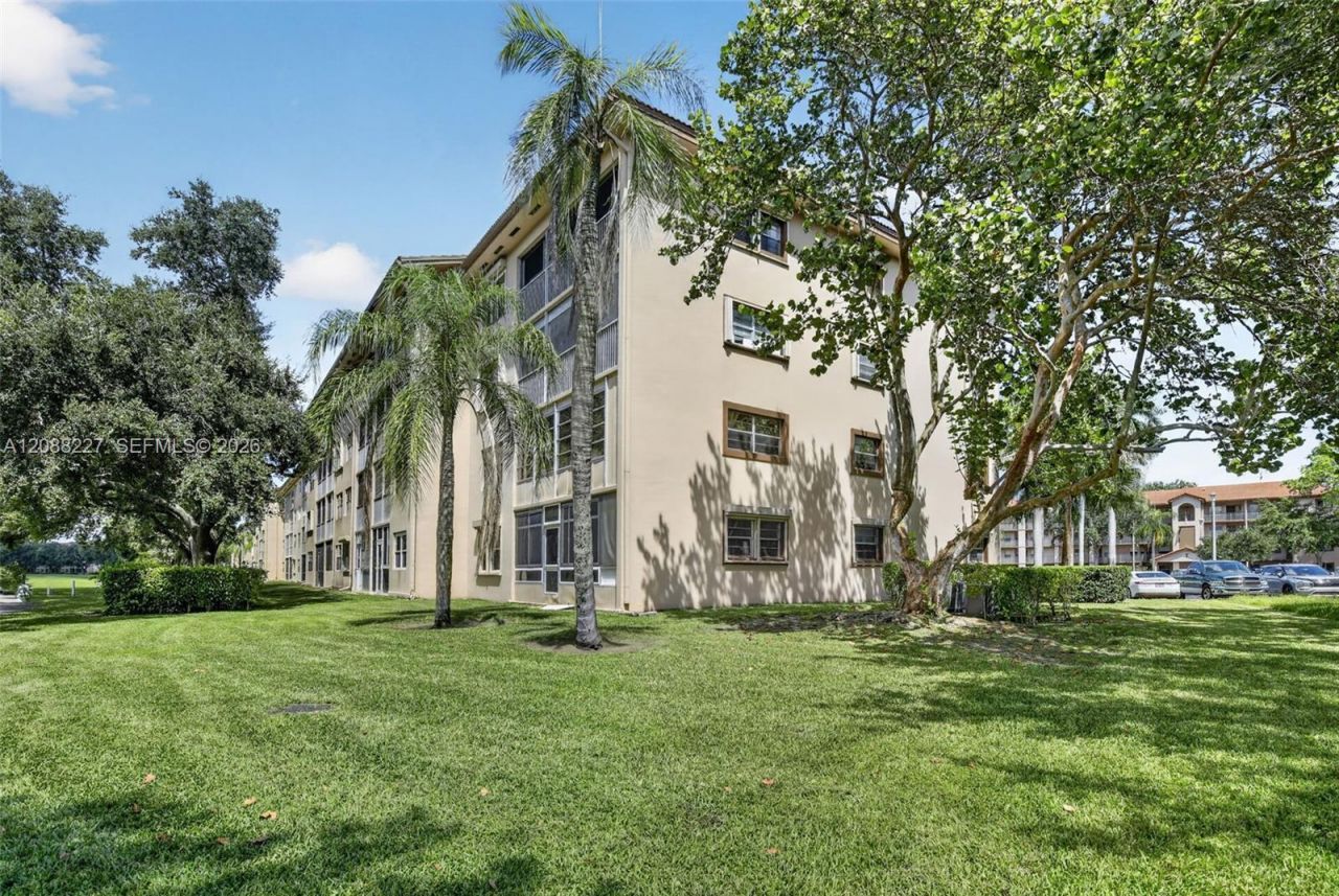1200 SW 125th Ave, Unit 212L, Pembroke Pines, FL 33027 Photo