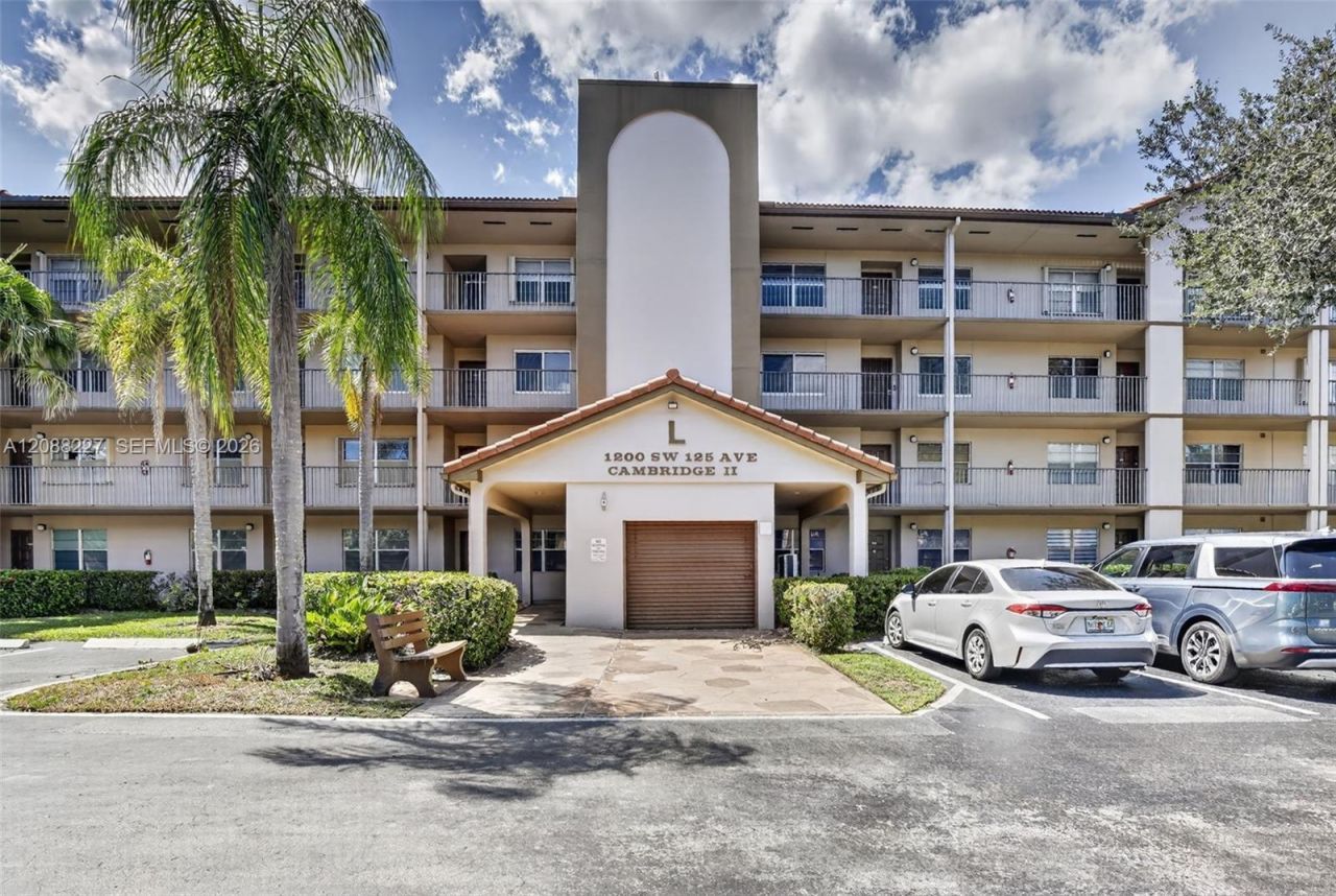 1200 SW 125th Ave, Unit 212L, Pembroke Pines, FL 33027 Photo