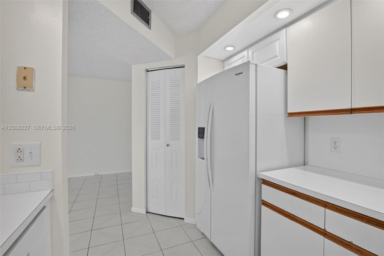1200 SW 125th Ave, Unit 212L, Pembroke Pines, FL 33027 Photo