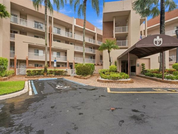 7503 Granville Dr, Unit 102, Tamarac, FL 33321