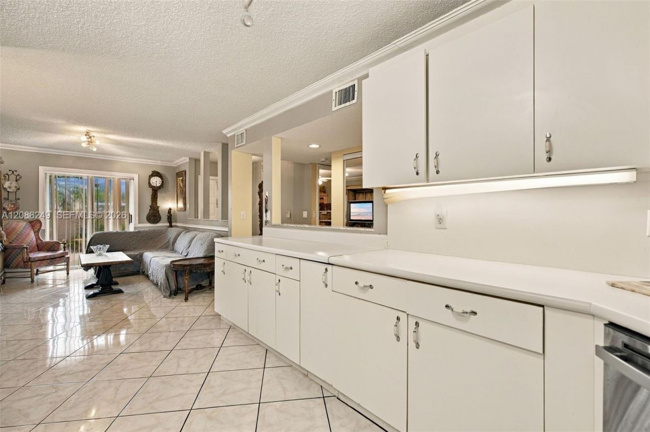 7503 Granville Dr, Unit 102, Tamarac, FL 33321 Photo